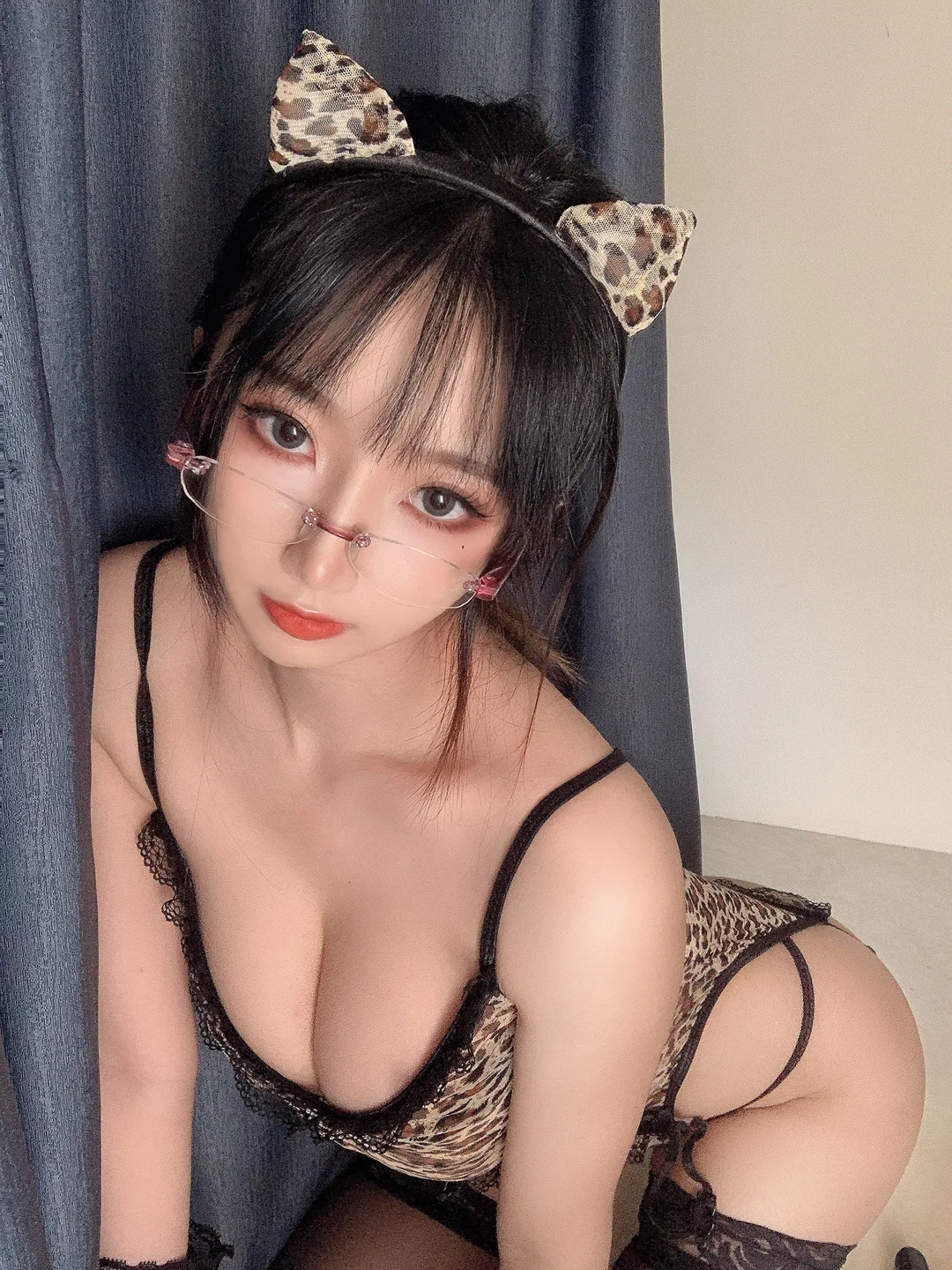 鬼畜瑶在不在w - 豹纹 [50P,3V-463MB] tg@simisebaisi 【丝足阁】004.webp